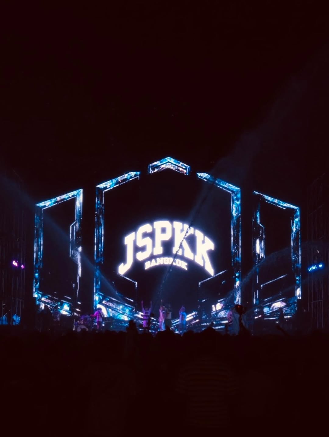 แจ๊ส ชวนชื่น