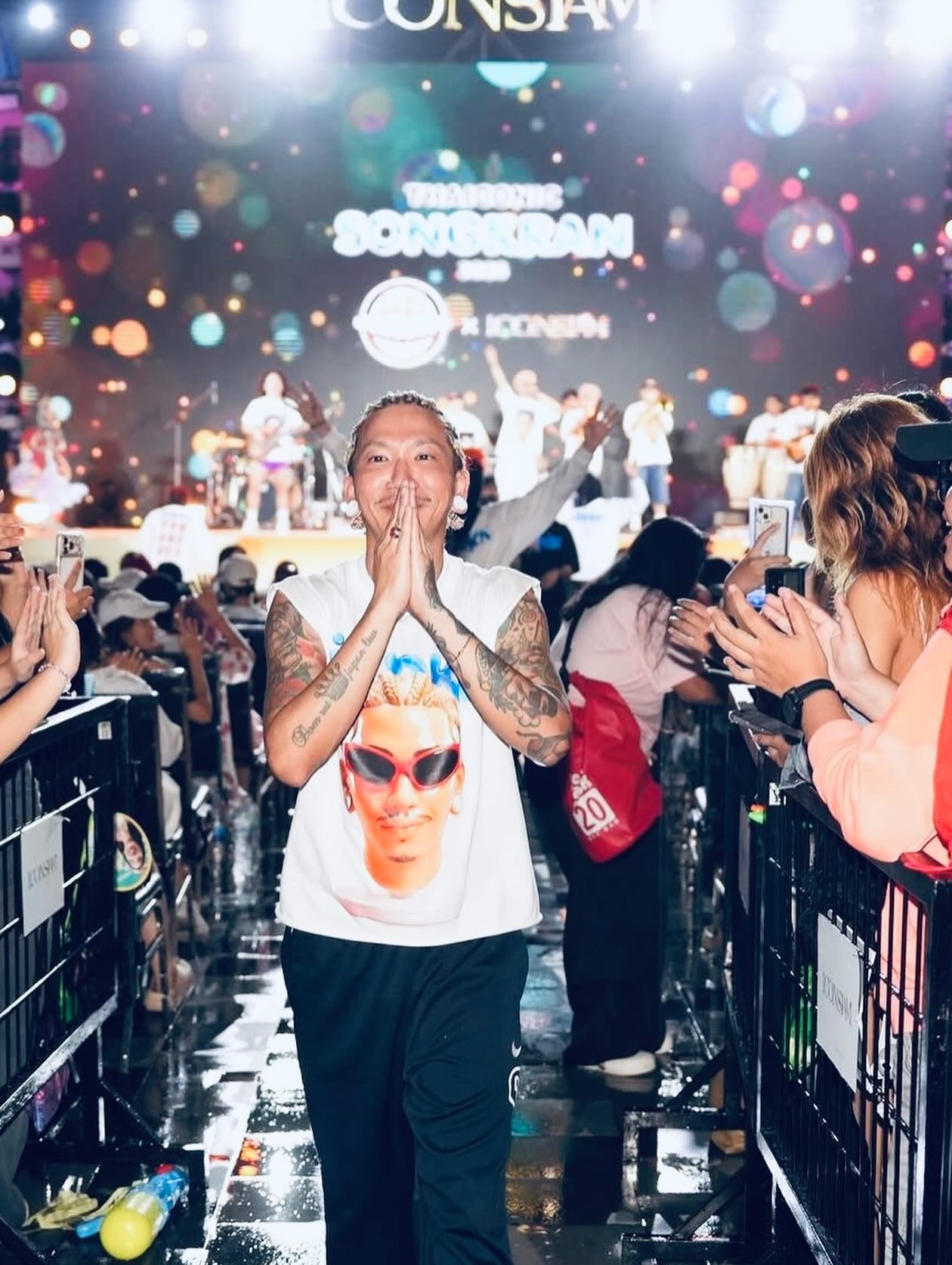 แจ๊ส ชวนชื่น