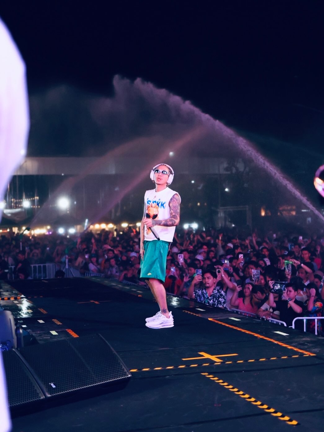 แจ๊ส ชวนชื่น