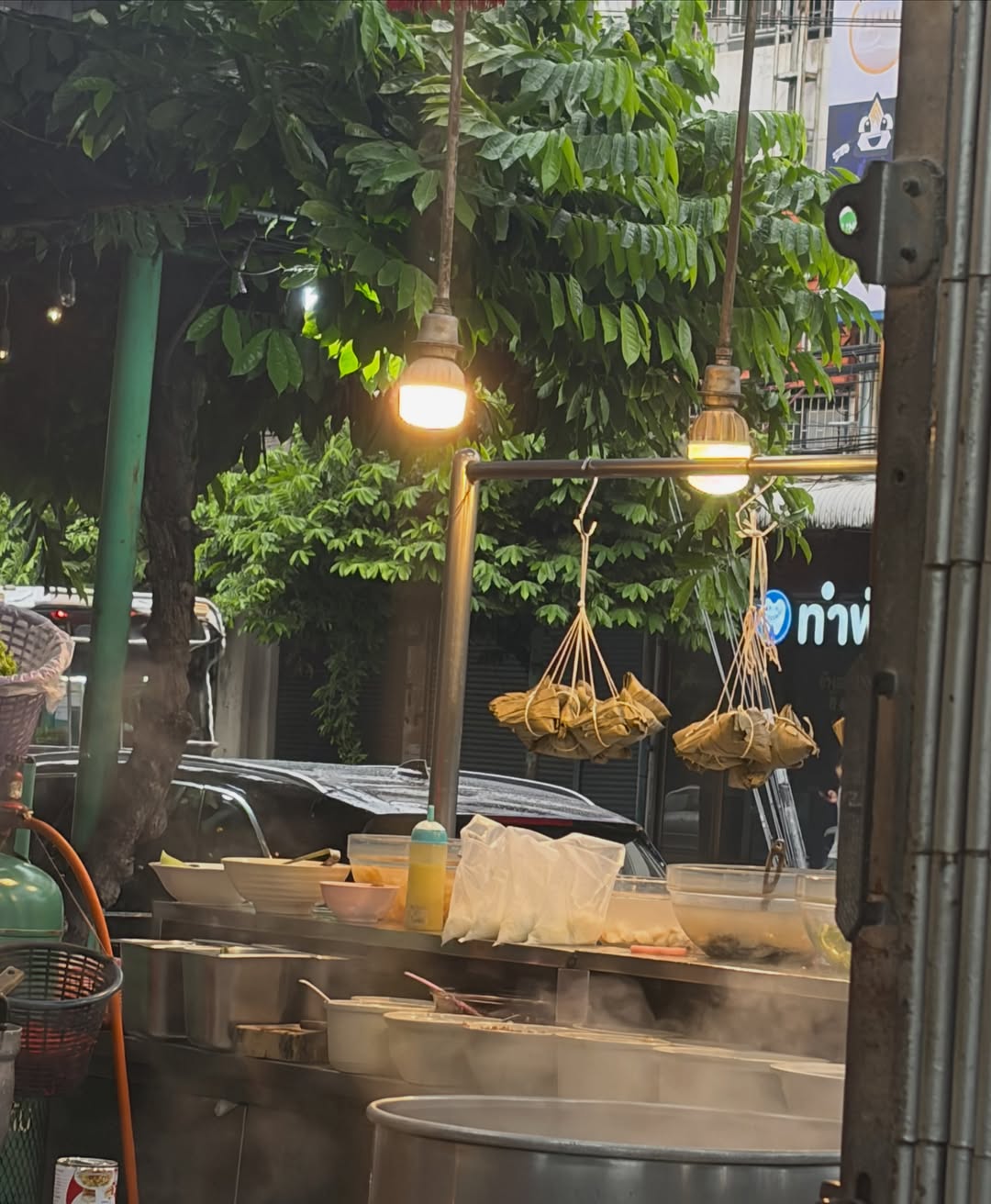 แจ๊ส ชวนชื่น