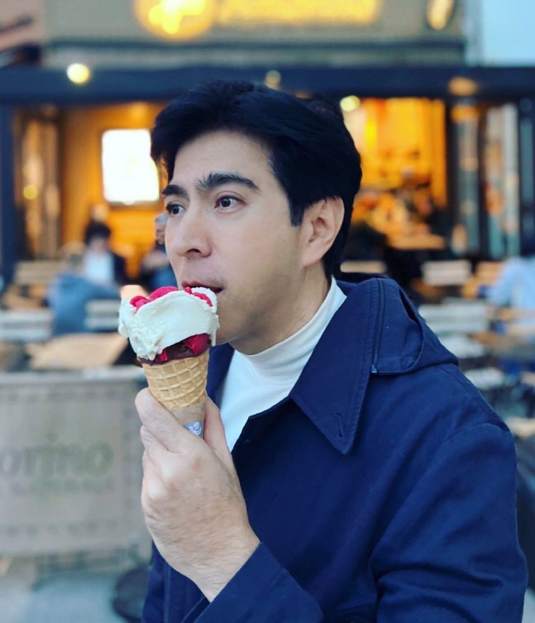 แซม - ยุรนันท์ ภมรมนตรี