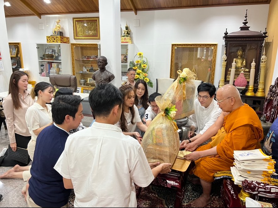 แซม - ยุรนันท์ ภมรมนตรี