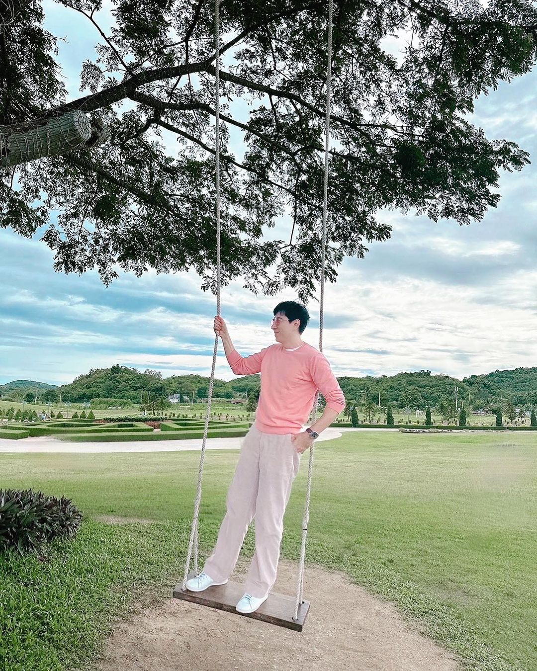 แซม - ยุรนันท์ ภมรมนตรี