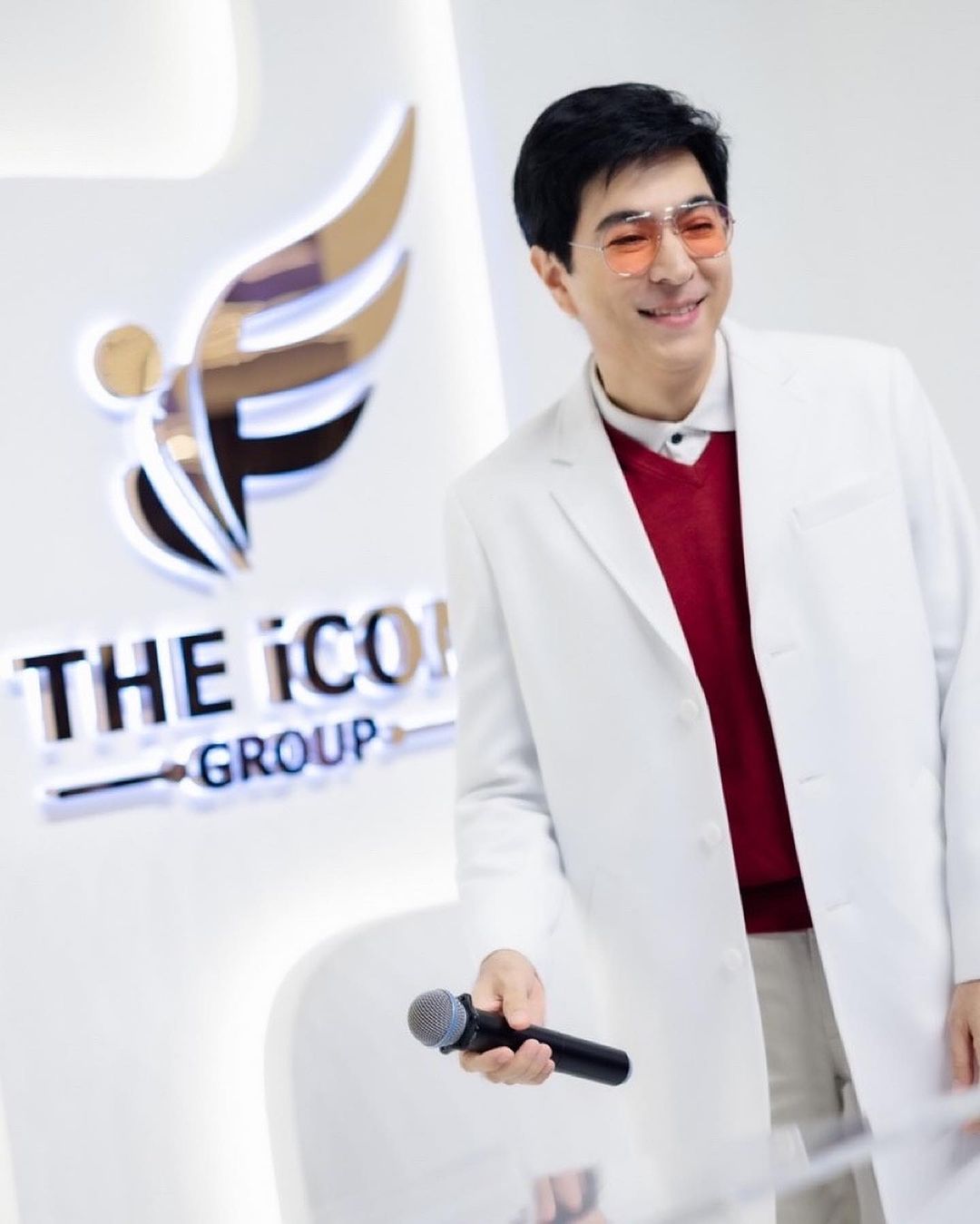แซม - ยุรนันท์ ภมรมนตรี