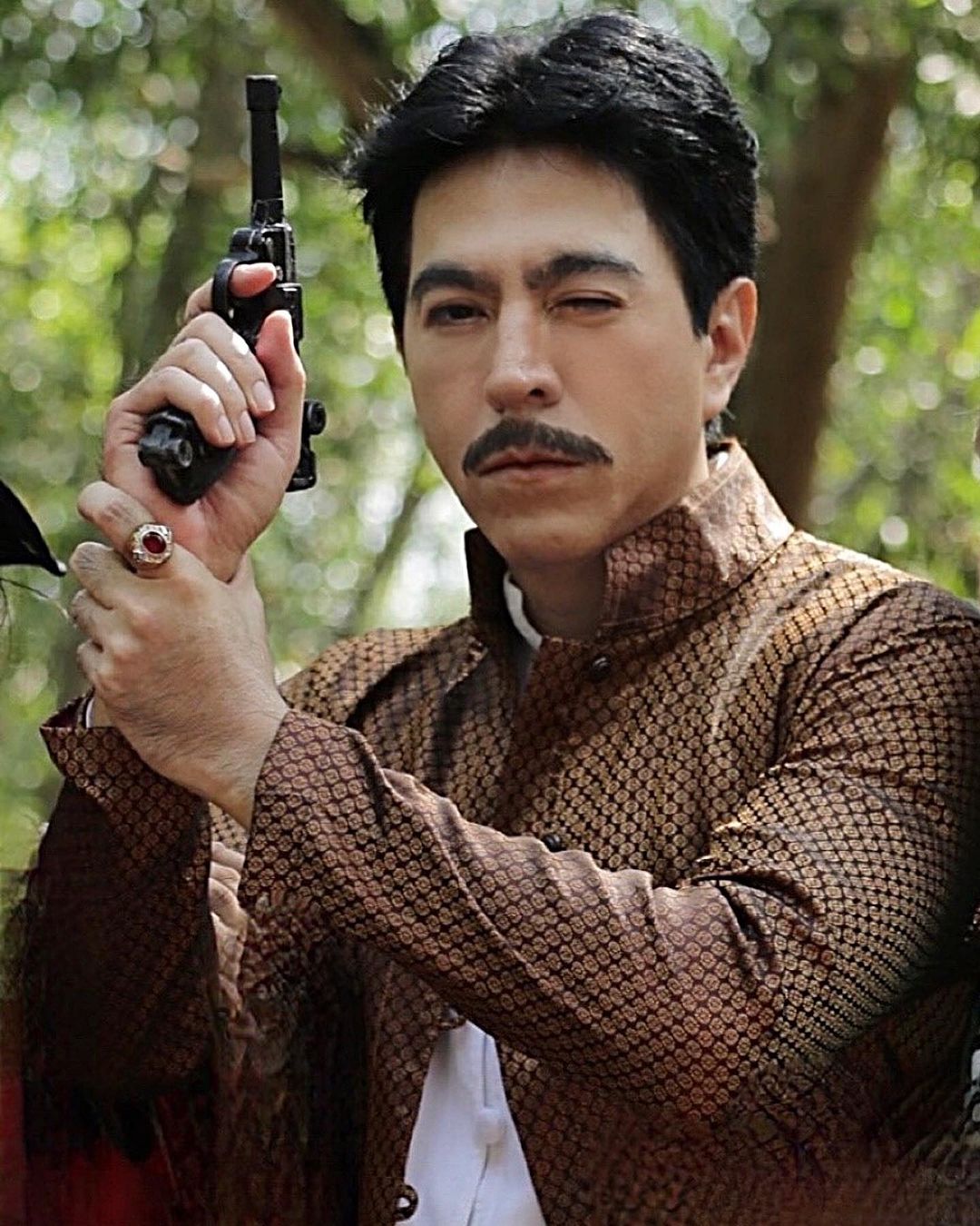 แซม - ยุรนันท์ ภมรมนตรี