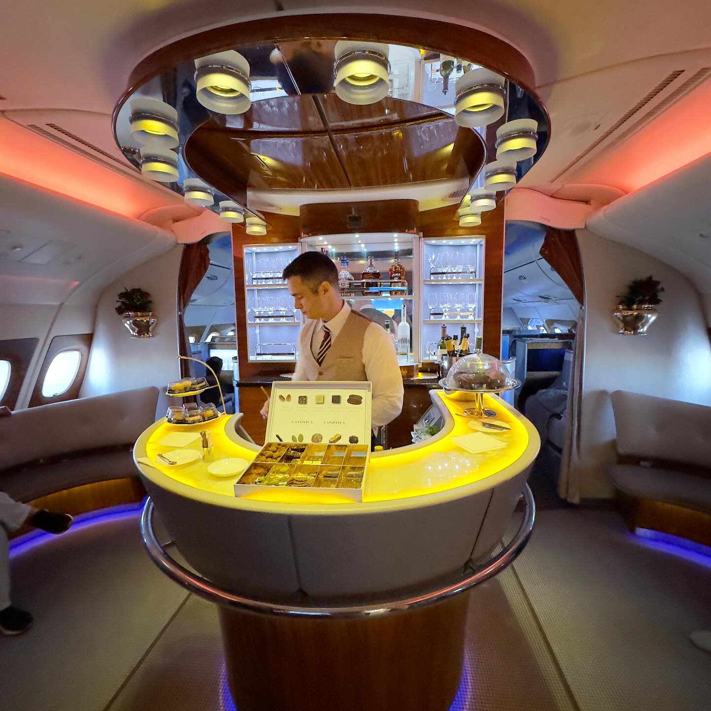 แซม - ยุรนันท์ ภมรมนตรี