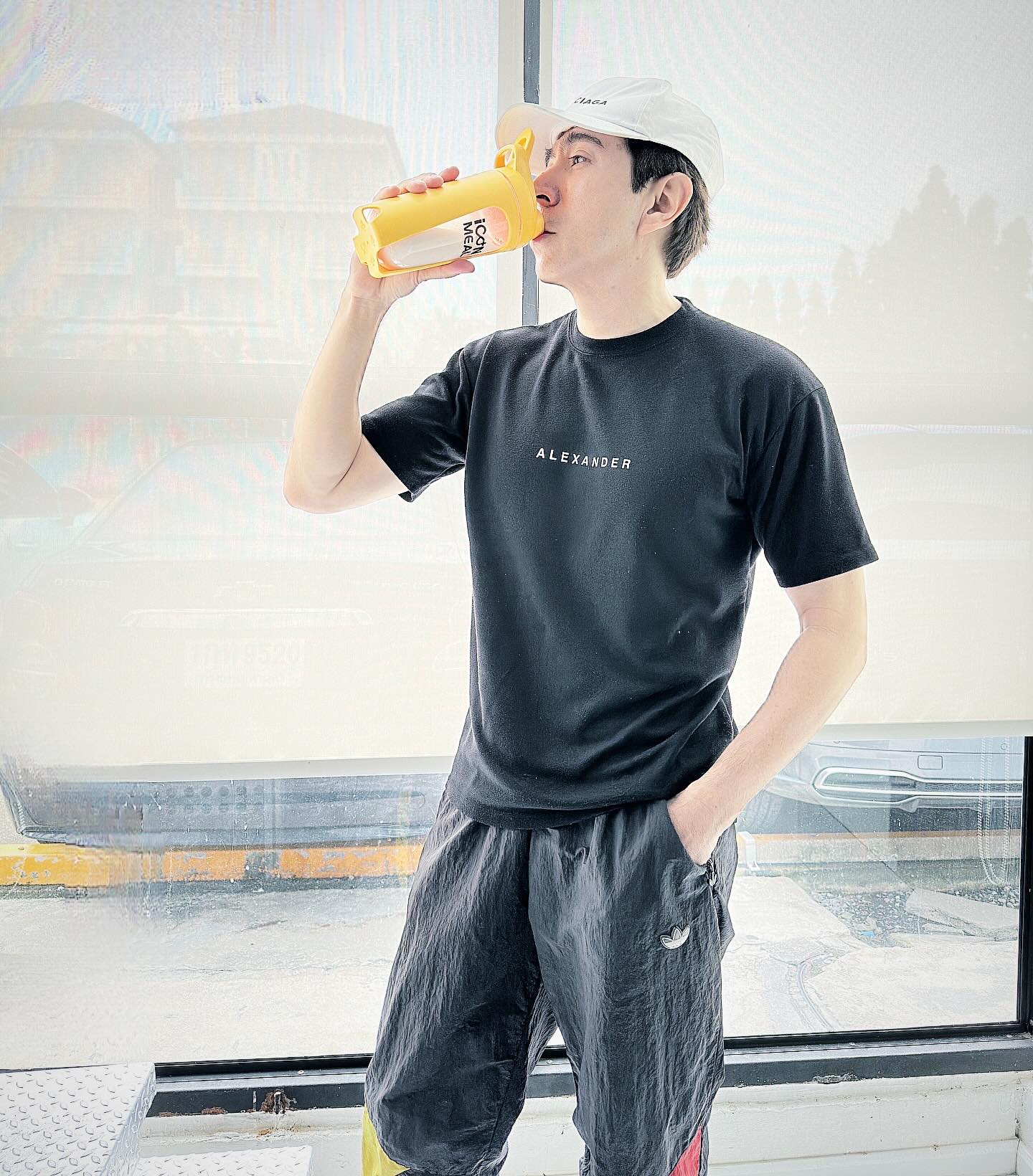 แซม - ยุรนันท์ ภมรมนตรี