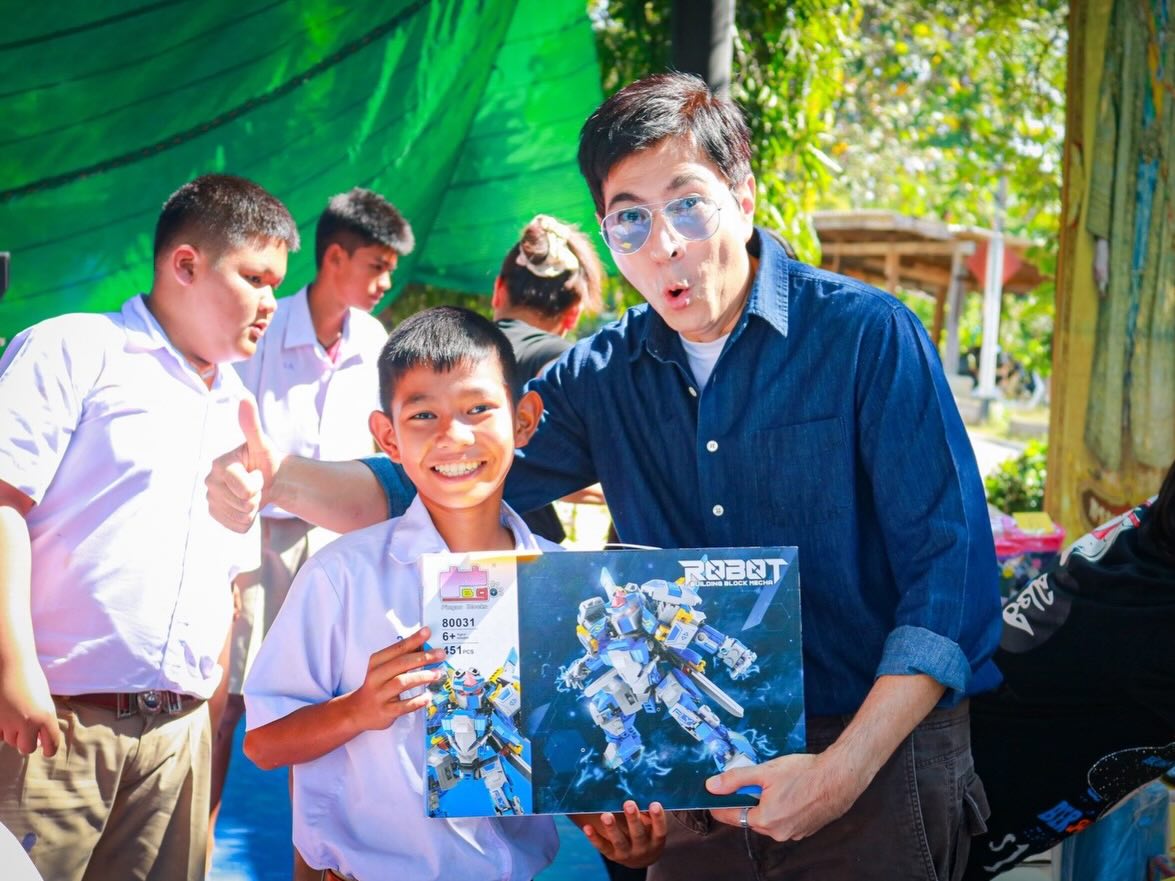 แซม - ยุรนันท์ ภมรมนตรี