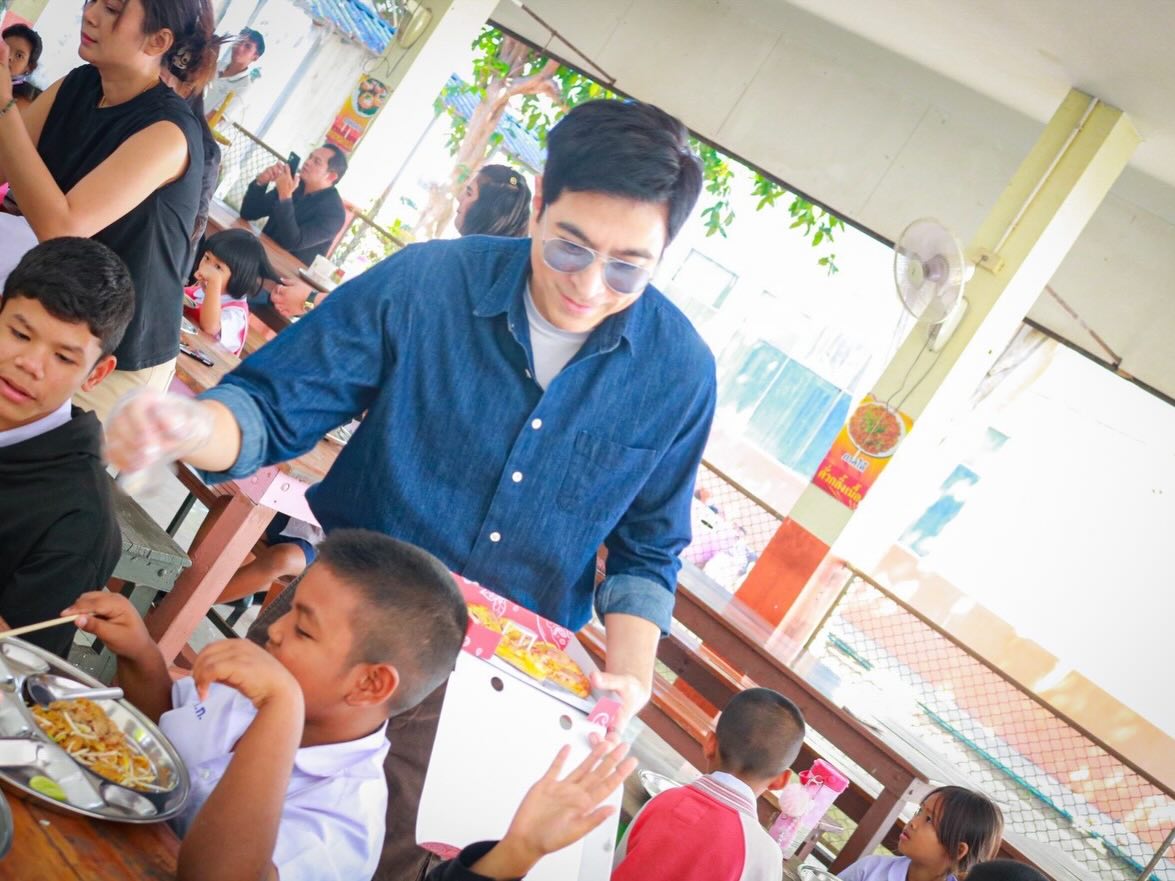 แซม - ยุรนันท์ ภมรมนตรี