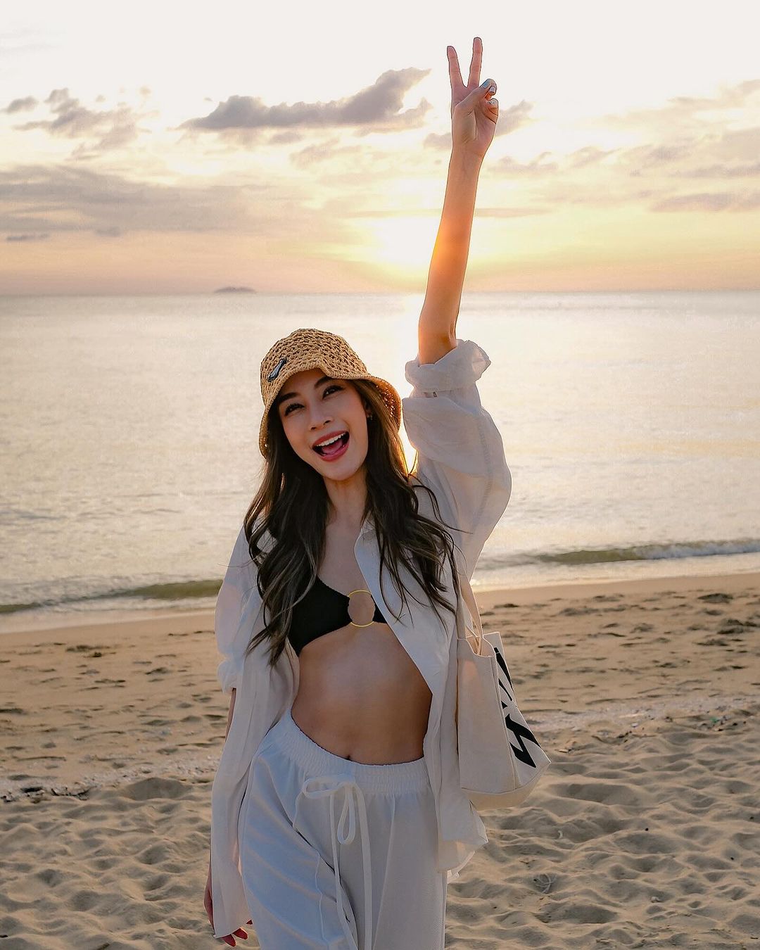แจมมี่ - ปาณิชดา แสงสุวรรณ