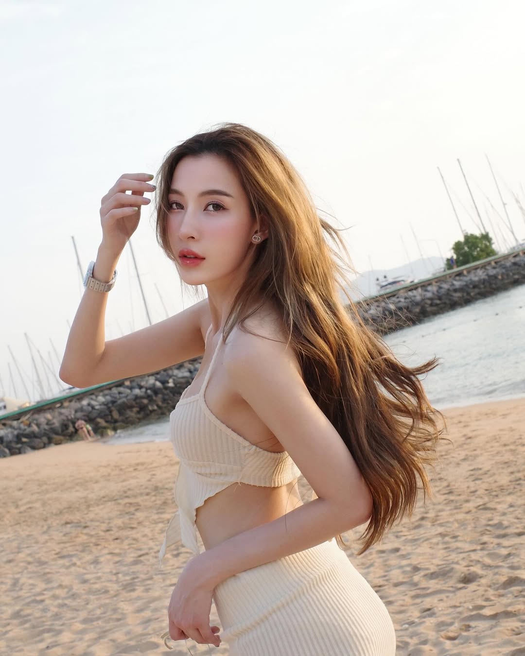 แจมมี่ - ปาณิชดา แสงสุวรรณ