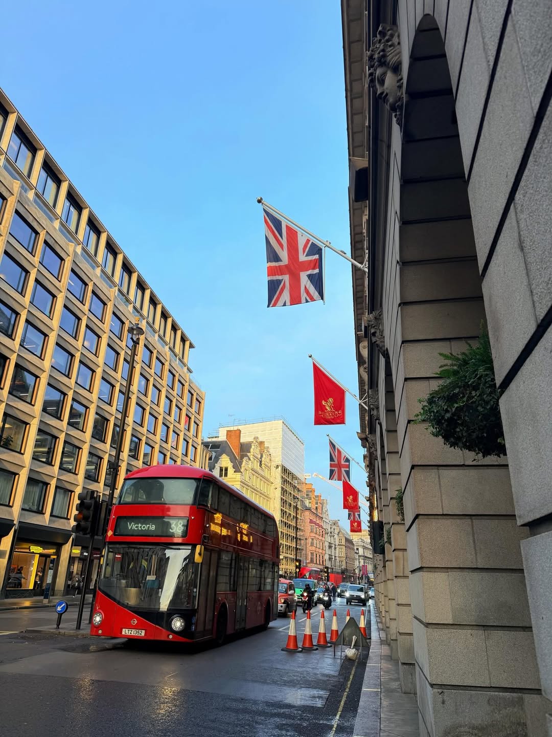 แจมมี่ - ปาณิชดา แสงสุวรรณ