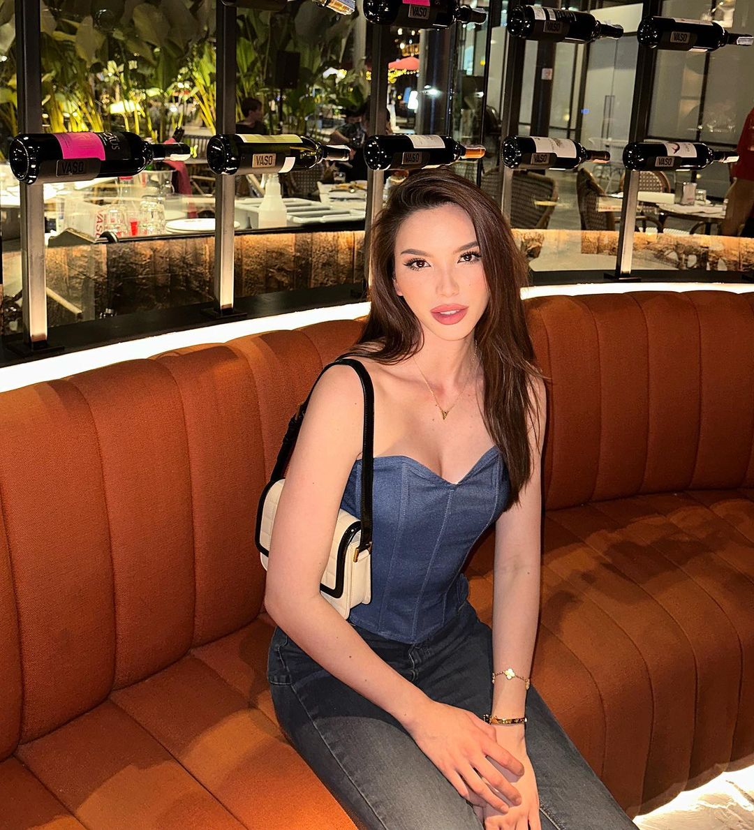 เทีย ทวีพาณิชย์พันธุ์