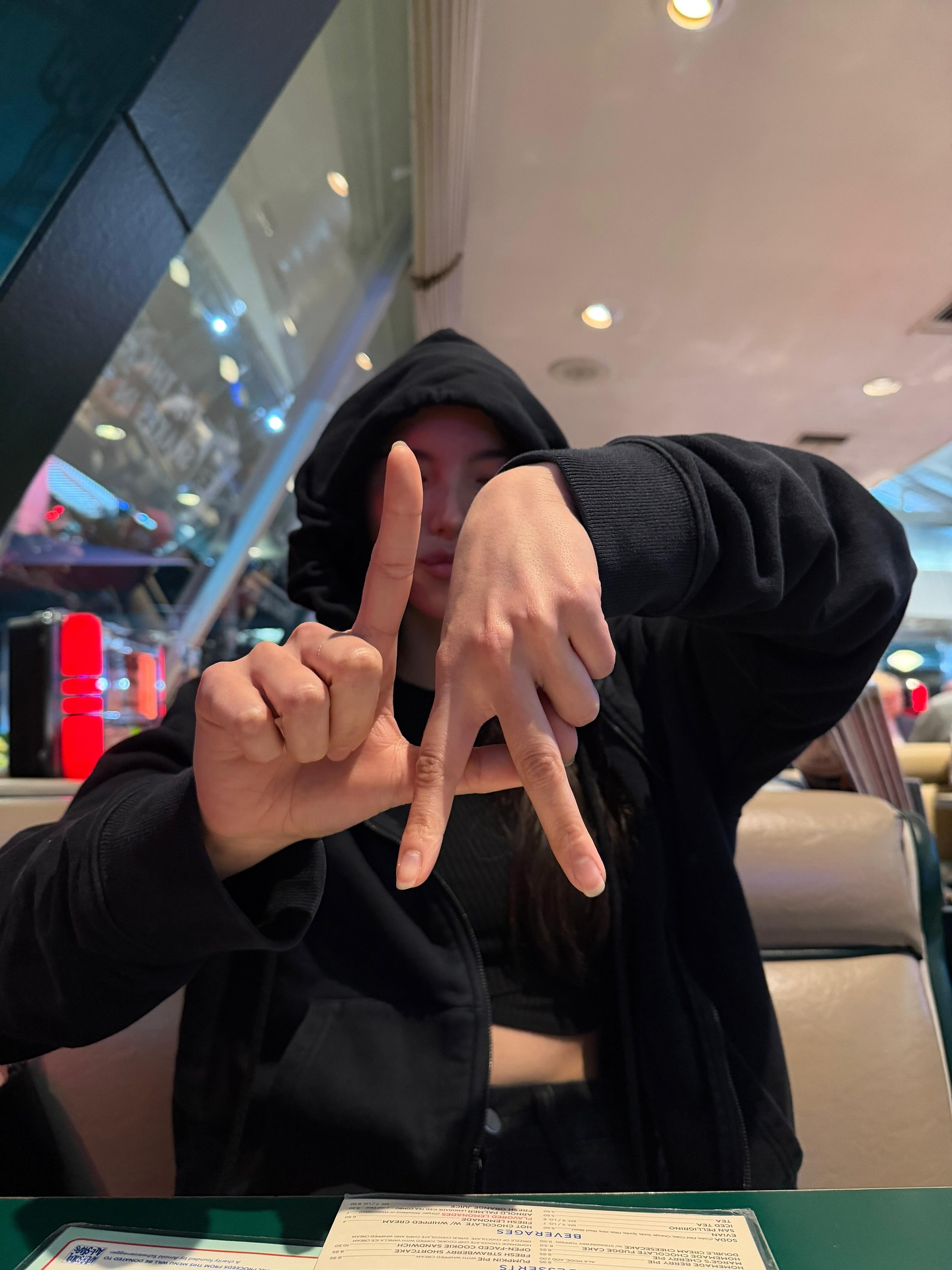 เทีย ทวีพาณิชย์พันธุ์