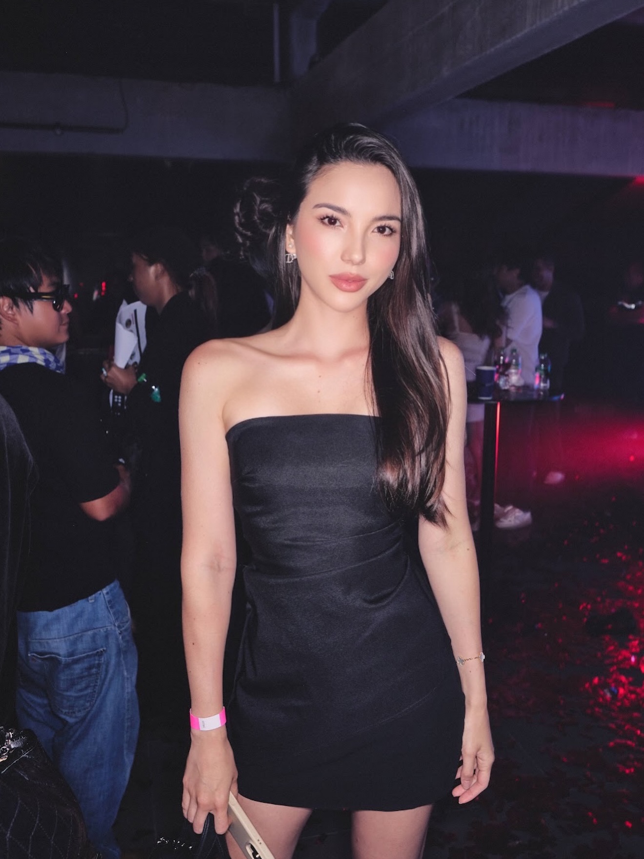 เทีย ทวีพาณิชย์พันธุ์