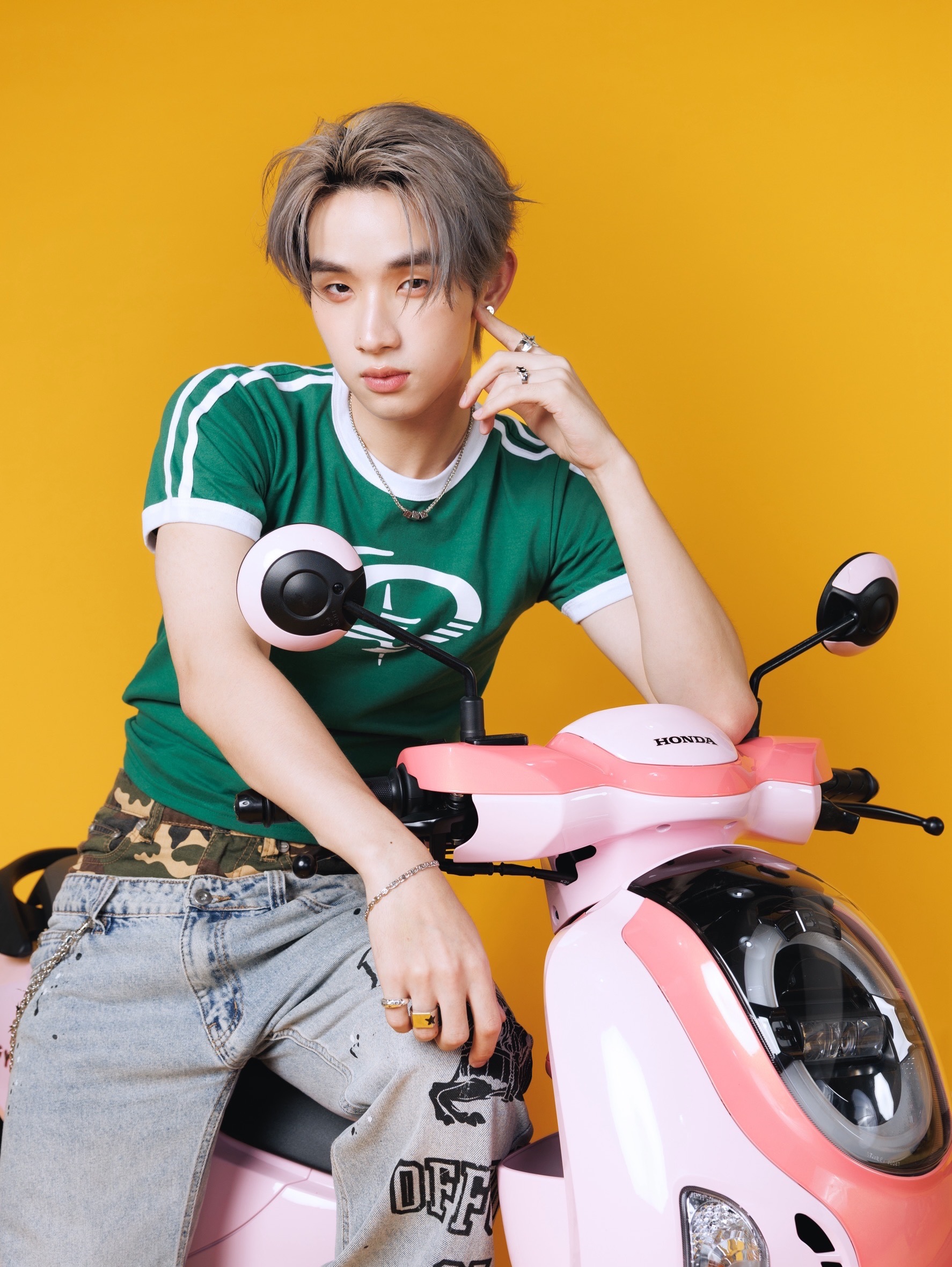 ฮง - พิเชฐพงศ์ จิรเดชสกุลวงศ์