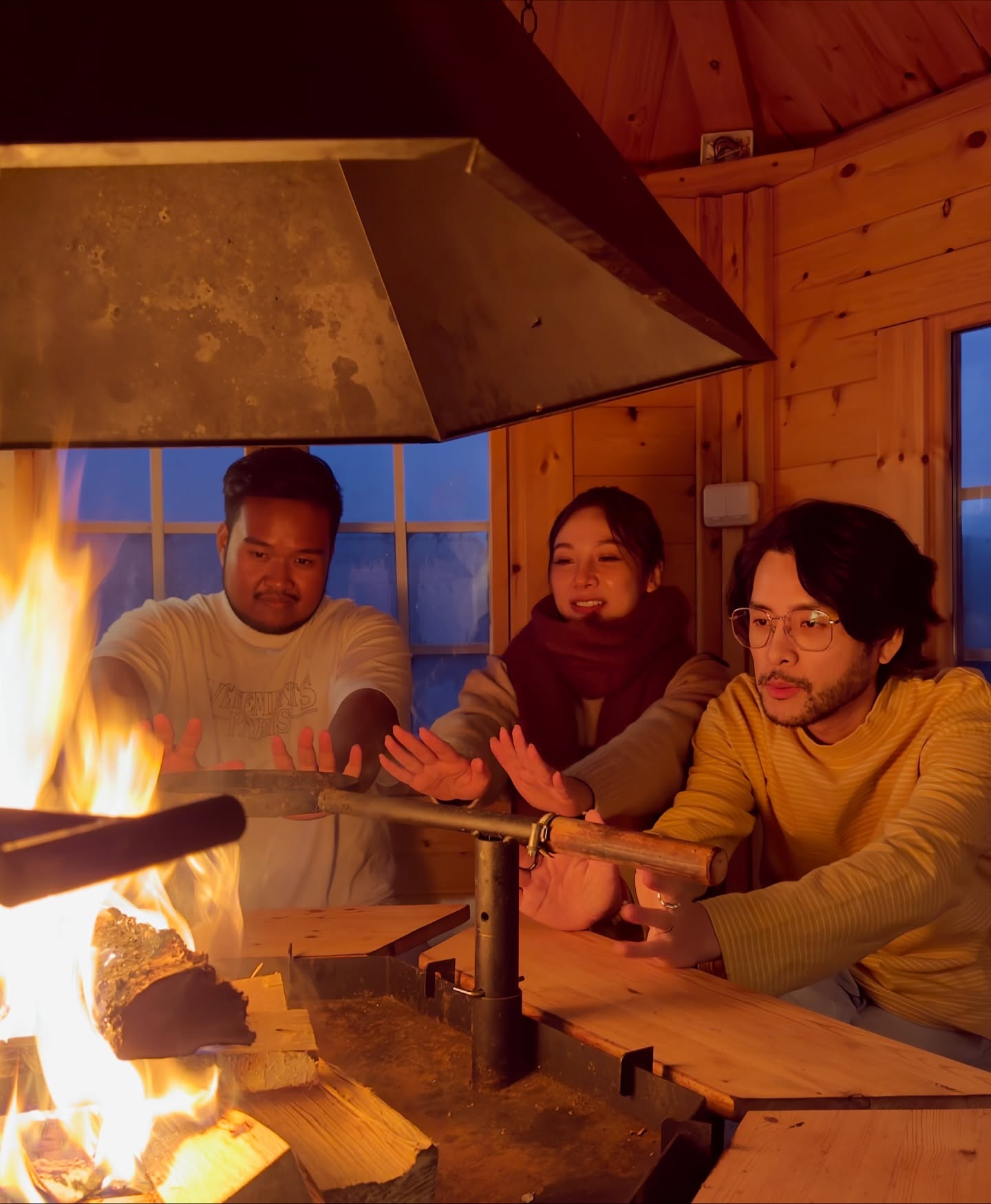 ทอม - อิศรา กิจนิตย์ชีว์