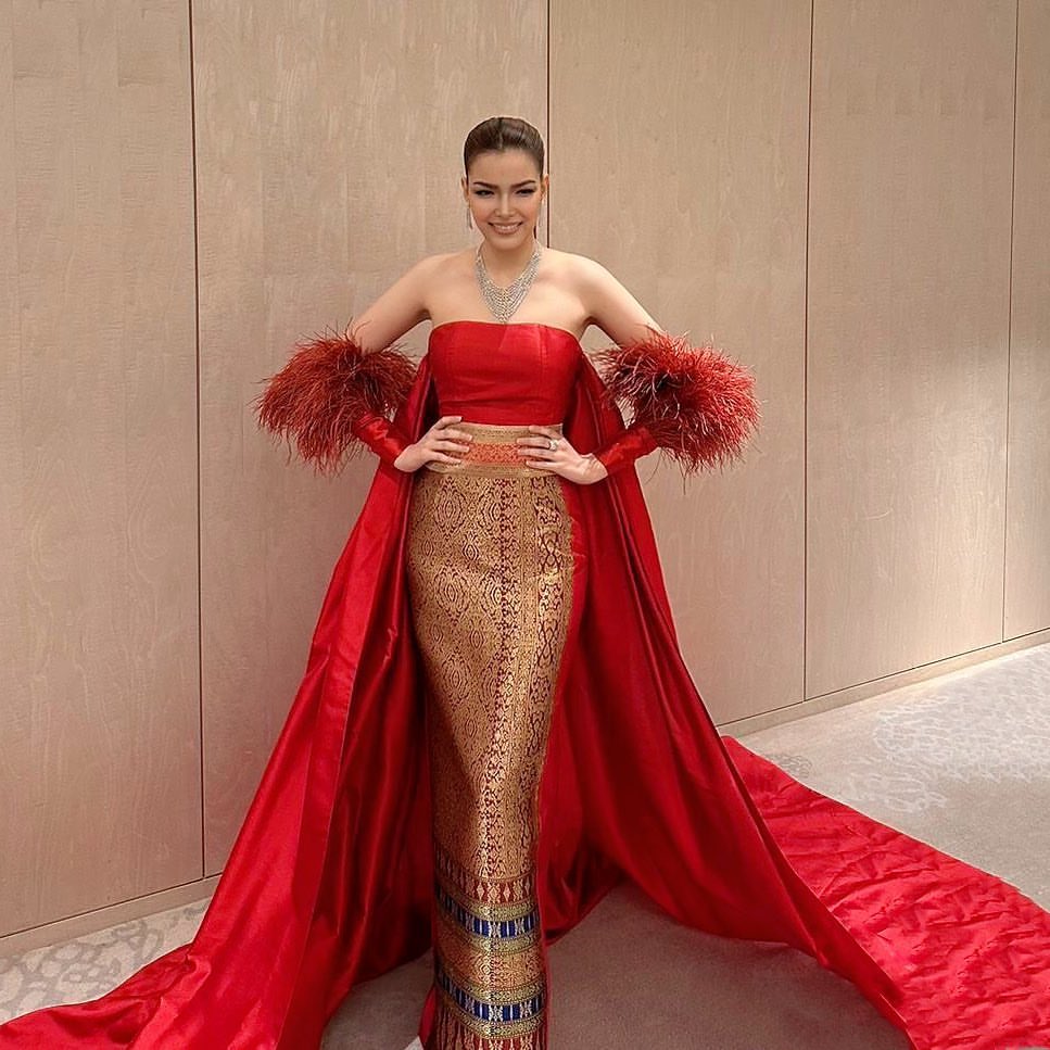 ฟ้าใส - ปวีณสุดา ดรูอิ้น