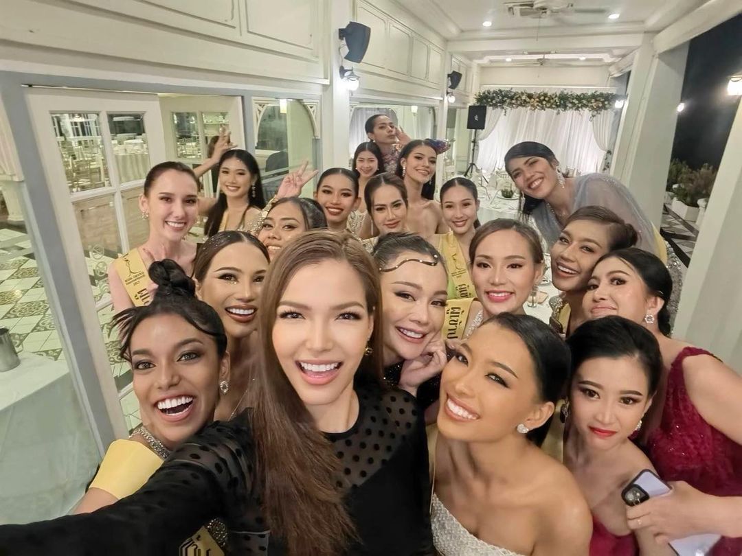 ฟ้าใส - ปวีณสุดา ดรูอิ้น