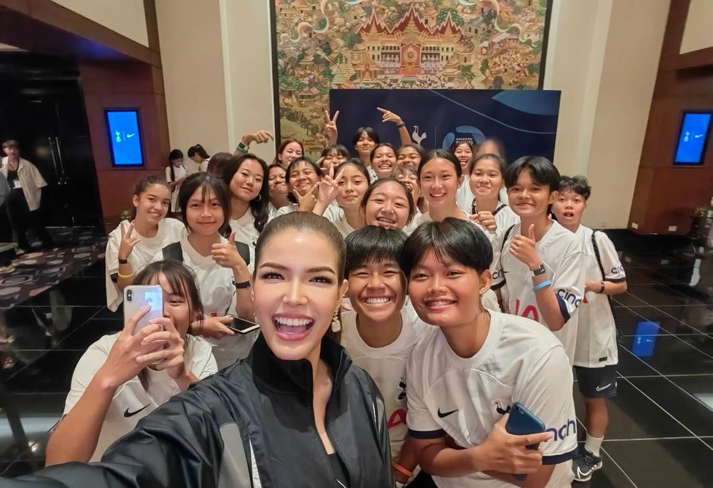 ฟ้าใส - ปวีณสุดา ดรูอิ้น