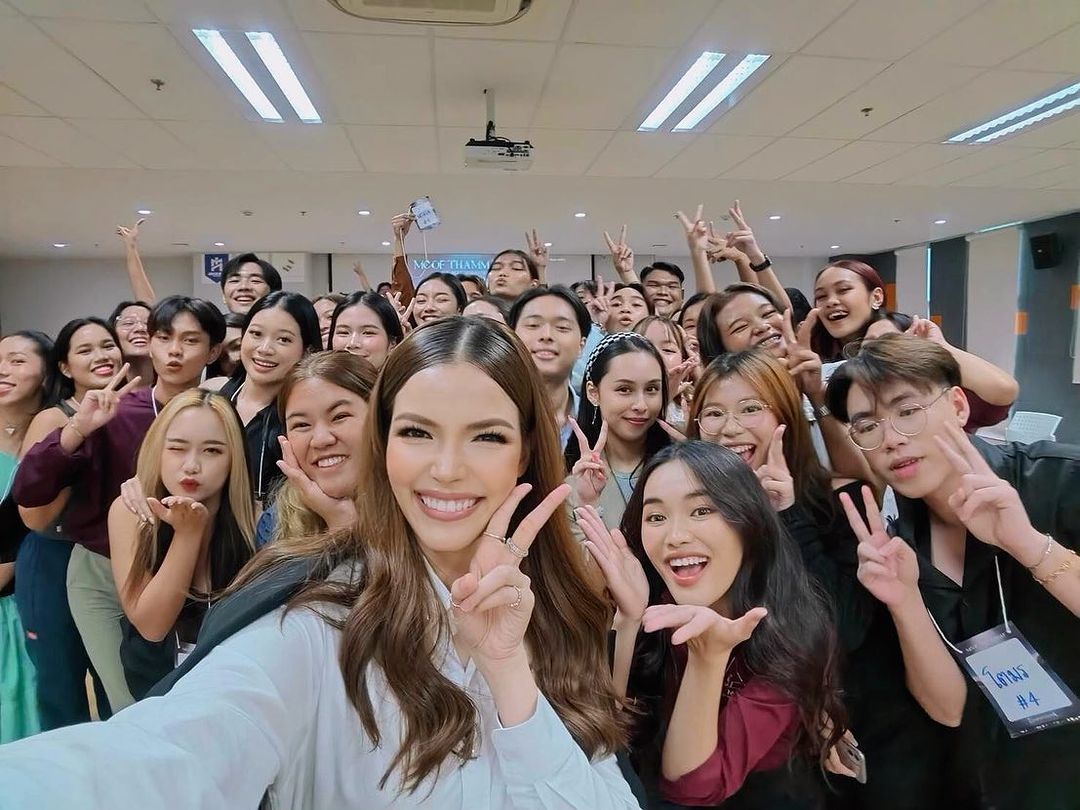 ฟ้าใส - ปวีณสุดา ดรูอิ้น