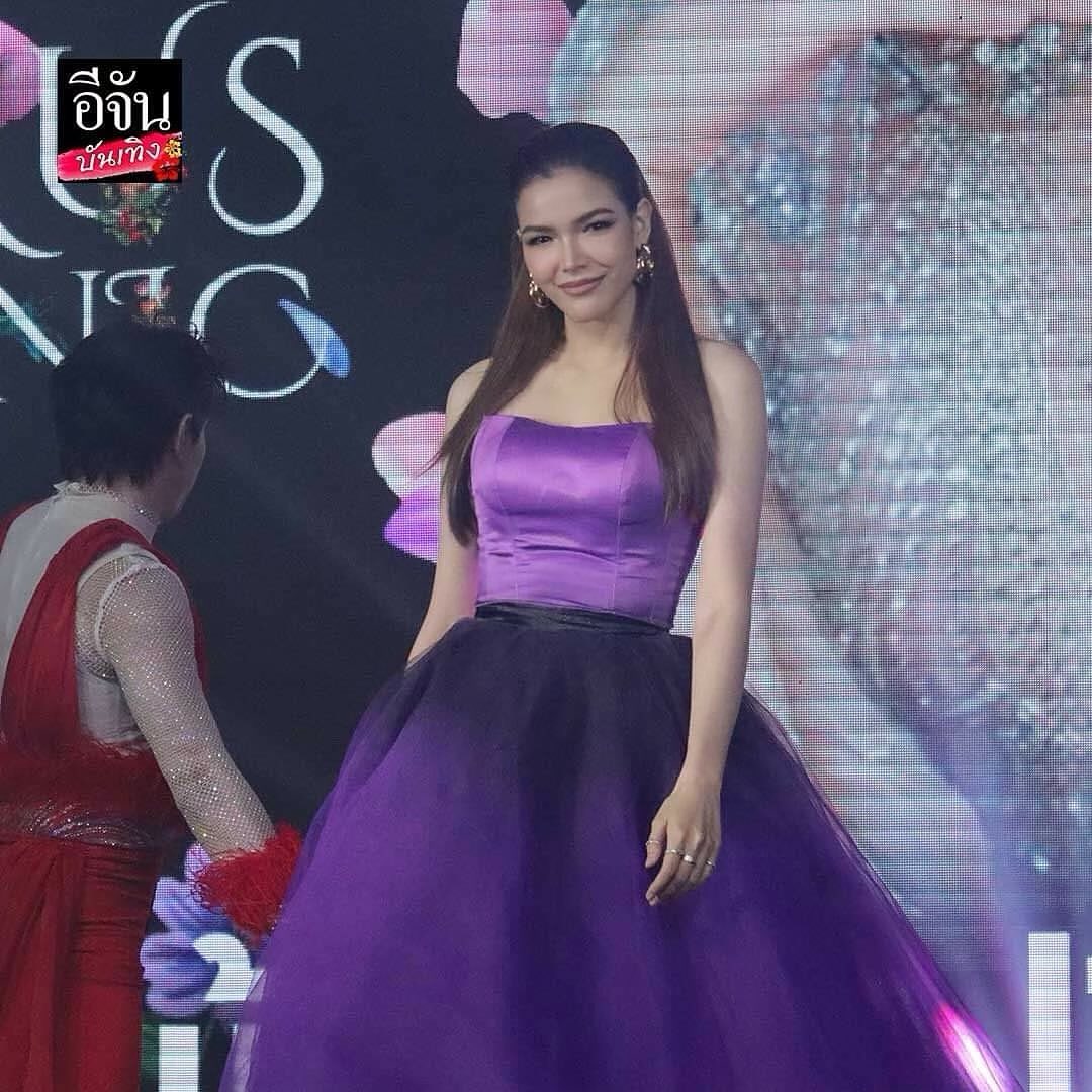 ฟ้าใส - ปวีณสุดา ดรูอิ้น