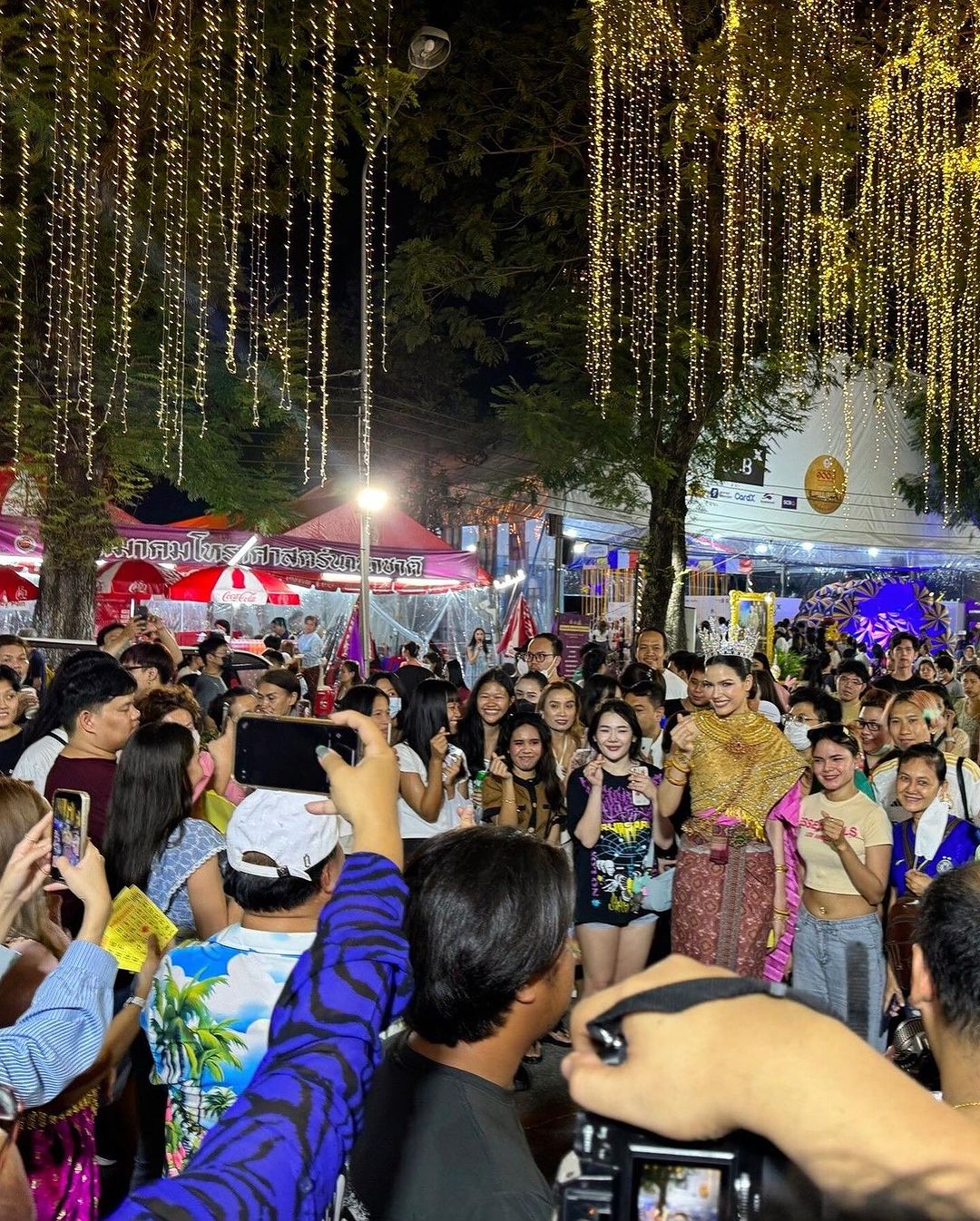ฟ้าใส - ปวีณสุดา ดรูอิ้น