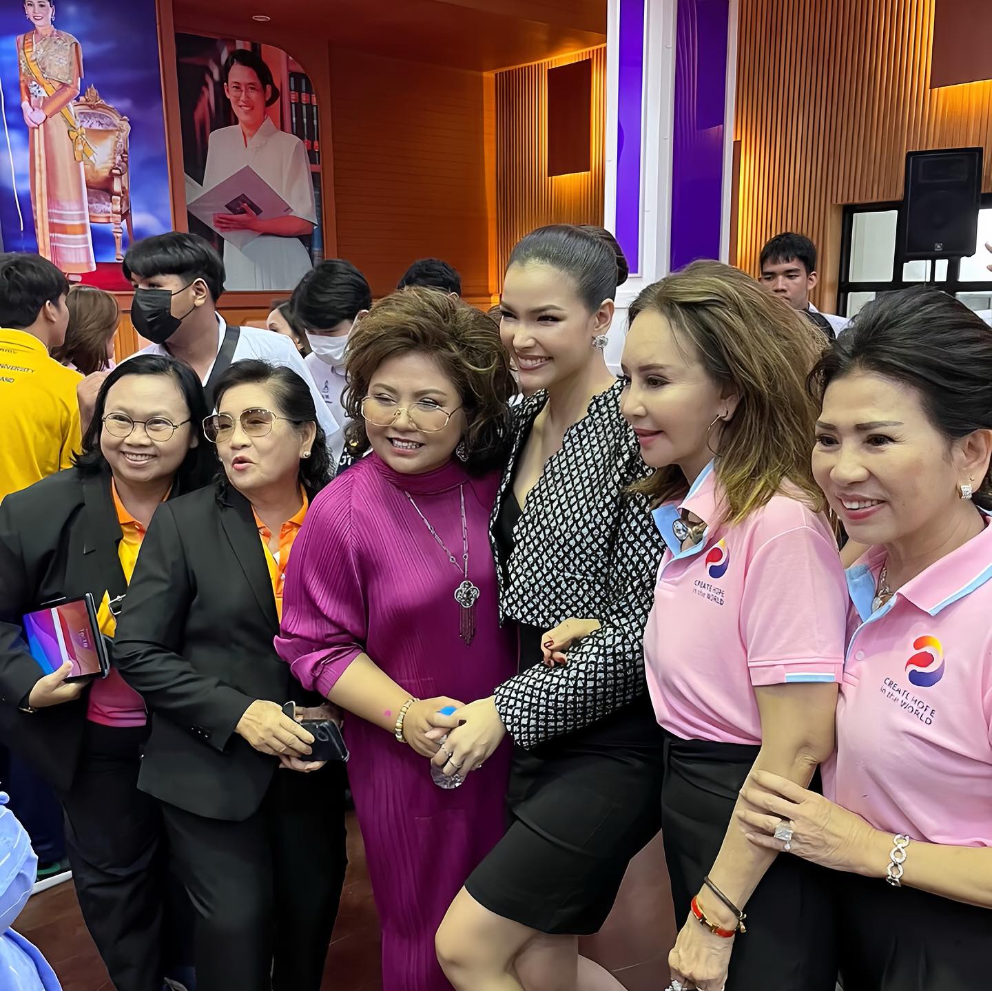 ฟ้าใส - ปวีณสุดา ดรูอิ้น