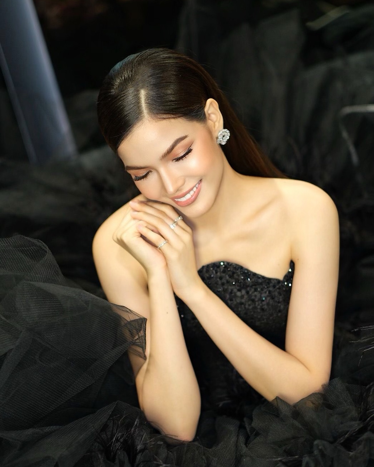 ฟ้าใส - ปวีณสุดา ดรูอิ้น