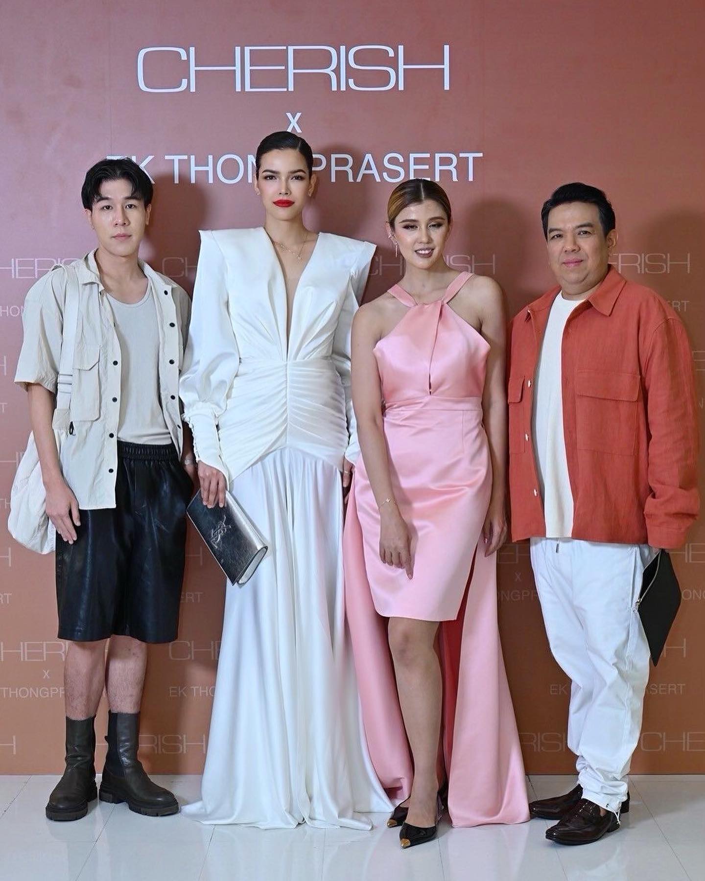 ฟ้าใส - ปวีณสุดา ดรูอิ้น