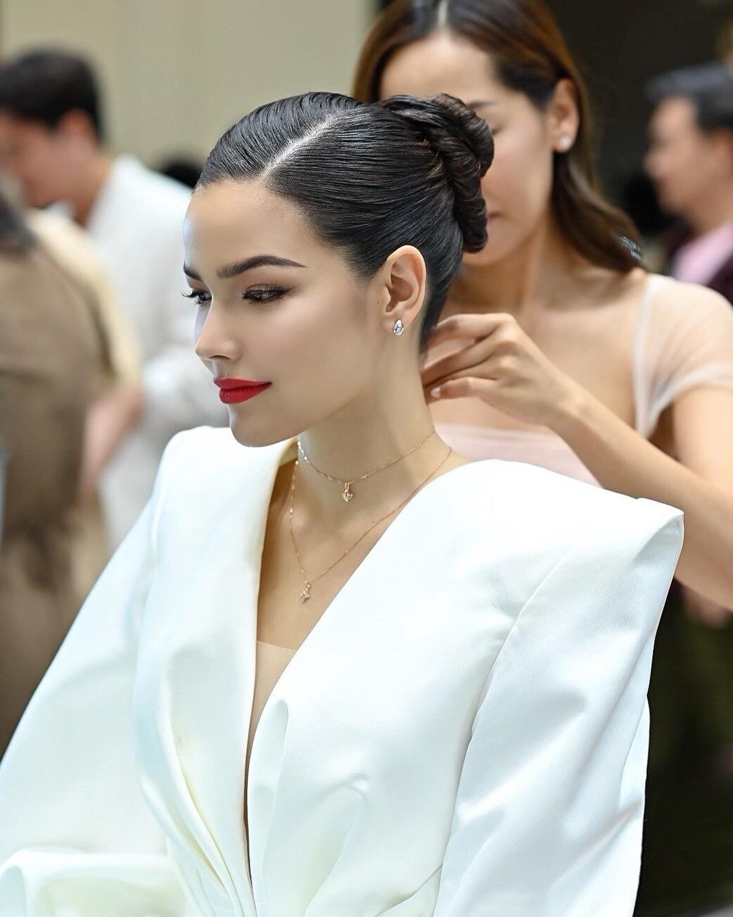ฟ้าใส - ปวีณสุดา ดรูอิ้น