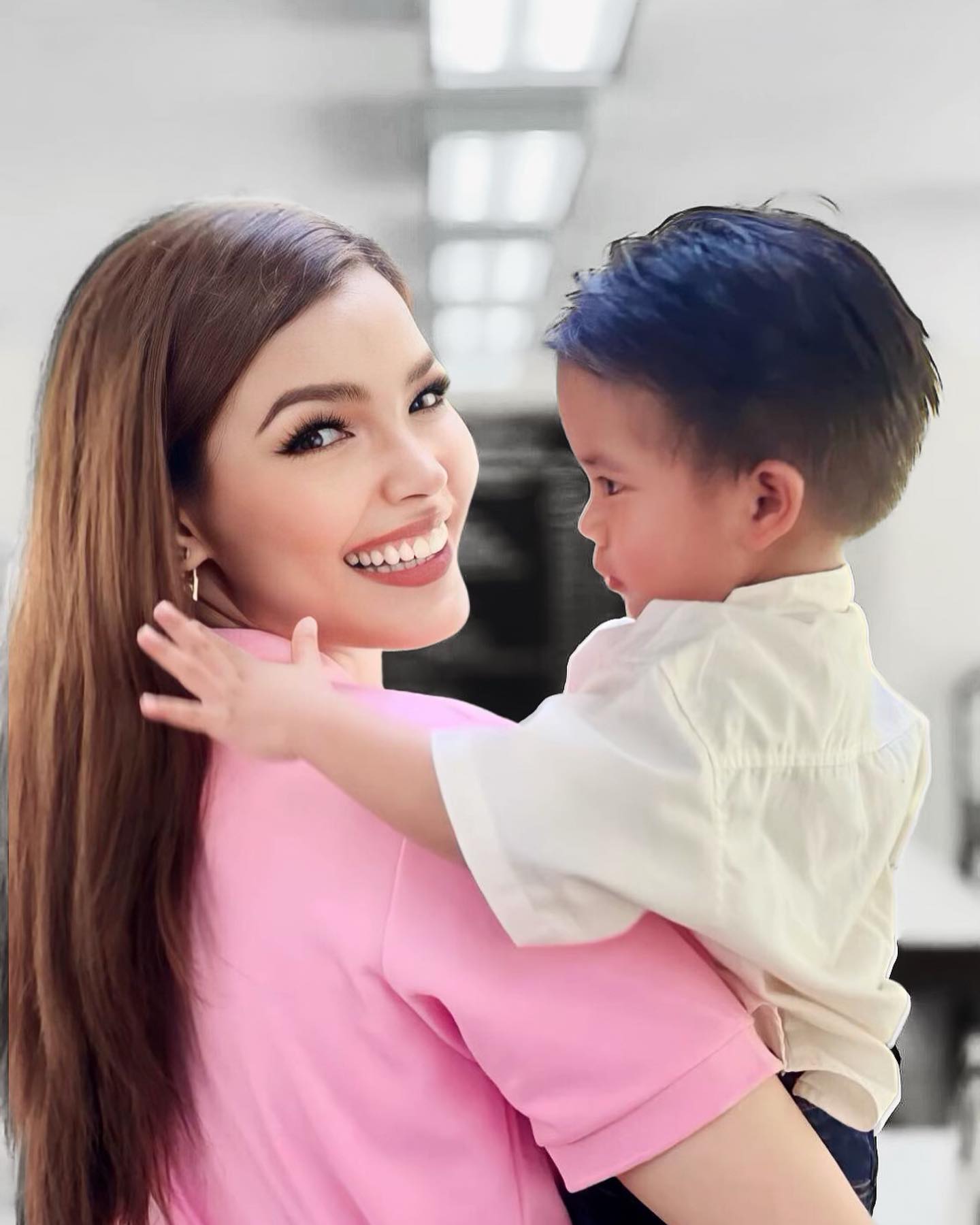 ฟ้าใส - ปวีณสุดา ดรูอิ้น