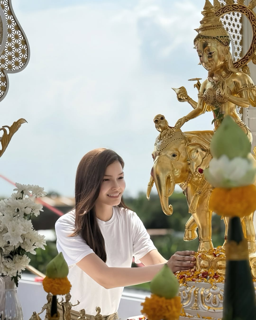 ฟ้าใส - ปวีณสุดา ดรูอิ้น