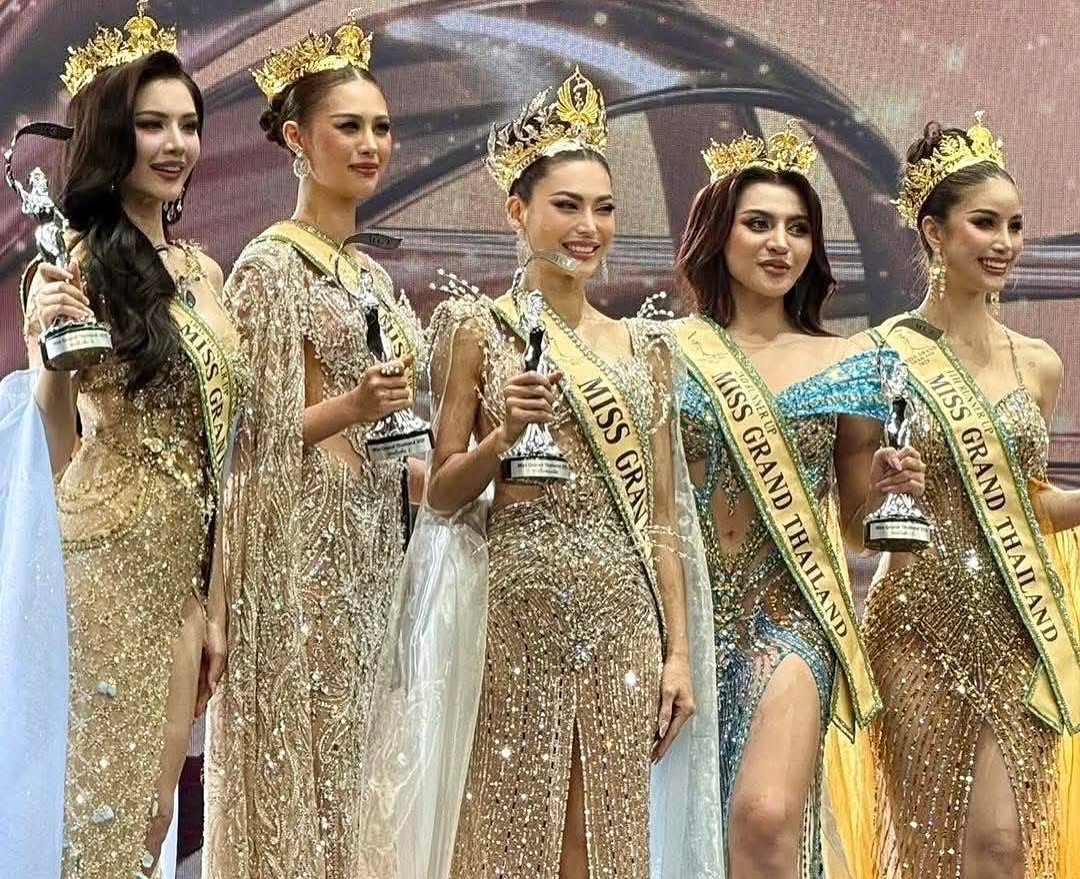 ฟ้าใส - ปวีณสุดา ดรูอิ้น