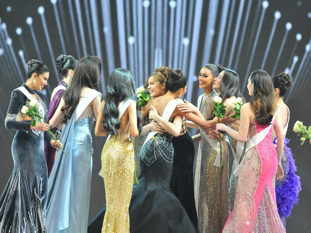 ฟ้าใส - ปวีณสุดา ดรูอิ้น