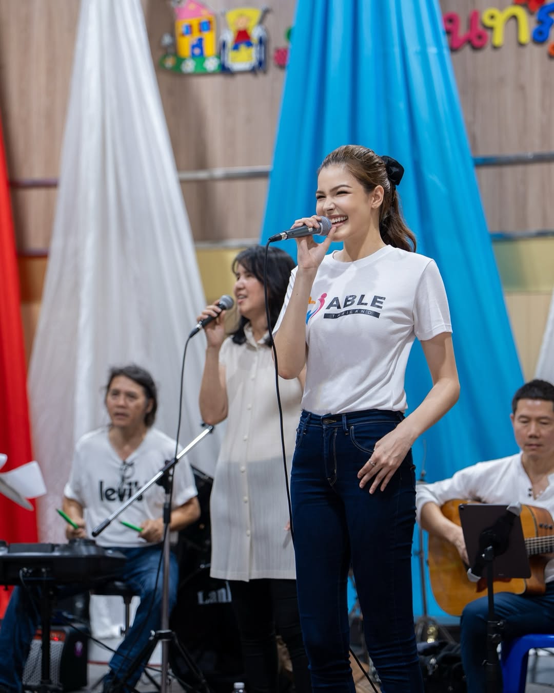 ฟ้าใส - ปวีณสุดา ดรูอิ้น