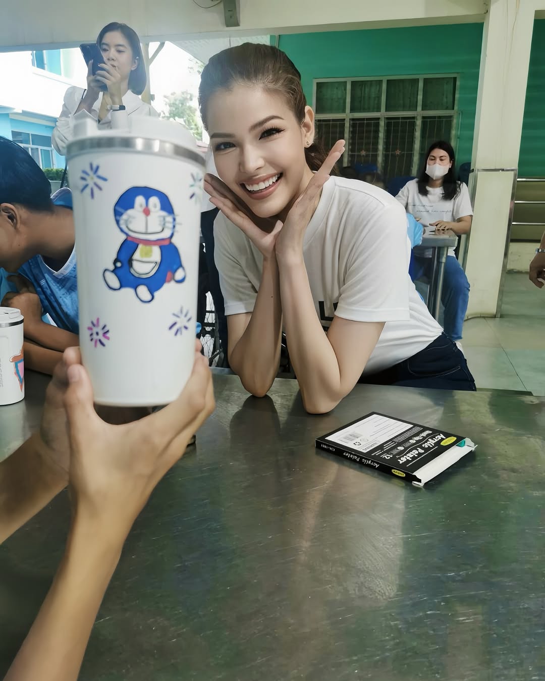 ฟ้าใส - ปวีณสุดา ดรูอิ้น