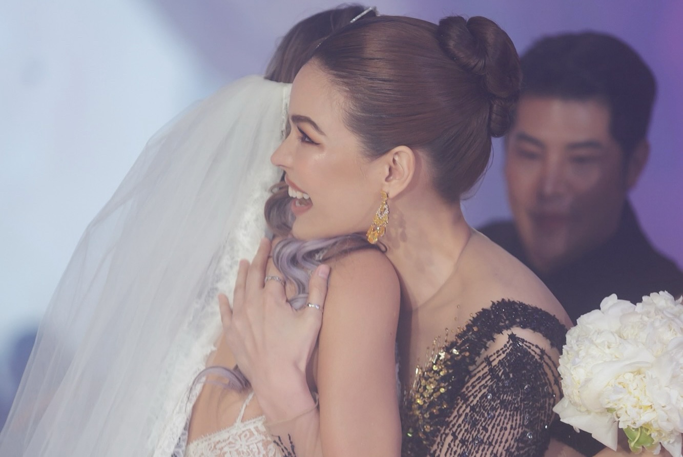 ฟ้าใส - ปวีณสุดา ดรูอิ้น