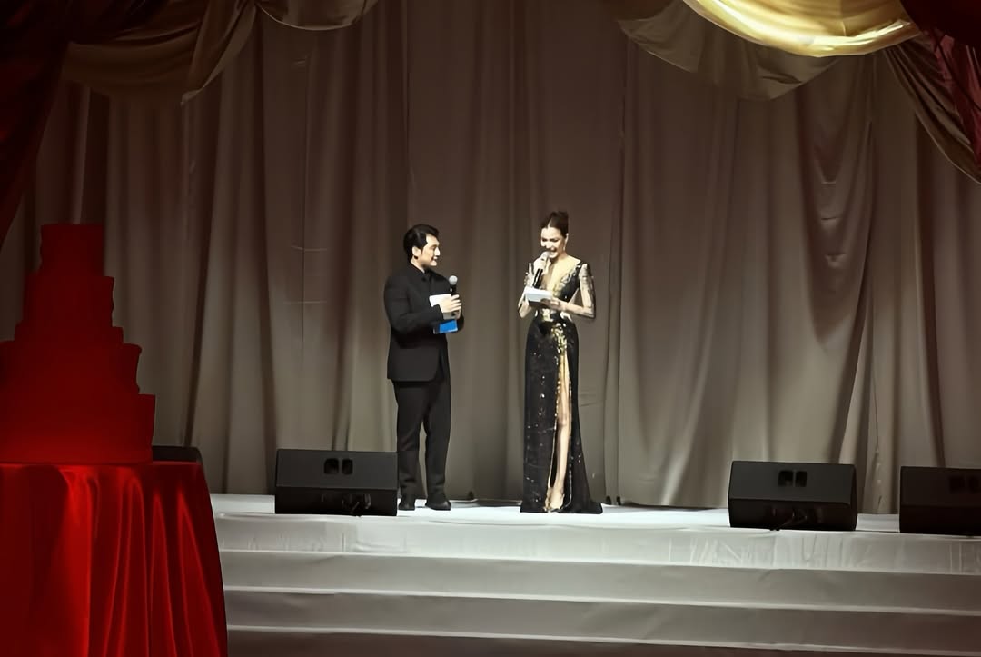 ฟ้าใส - ปวีณสุดา ดรูอิ้น