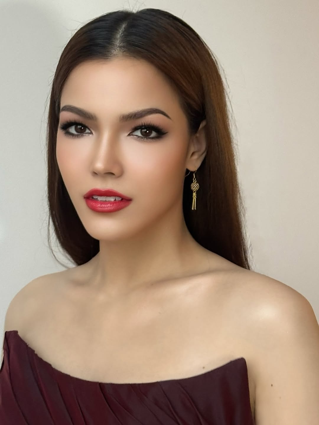 ฟ้าใส - ปวีณสุดา ดรูอิ้น