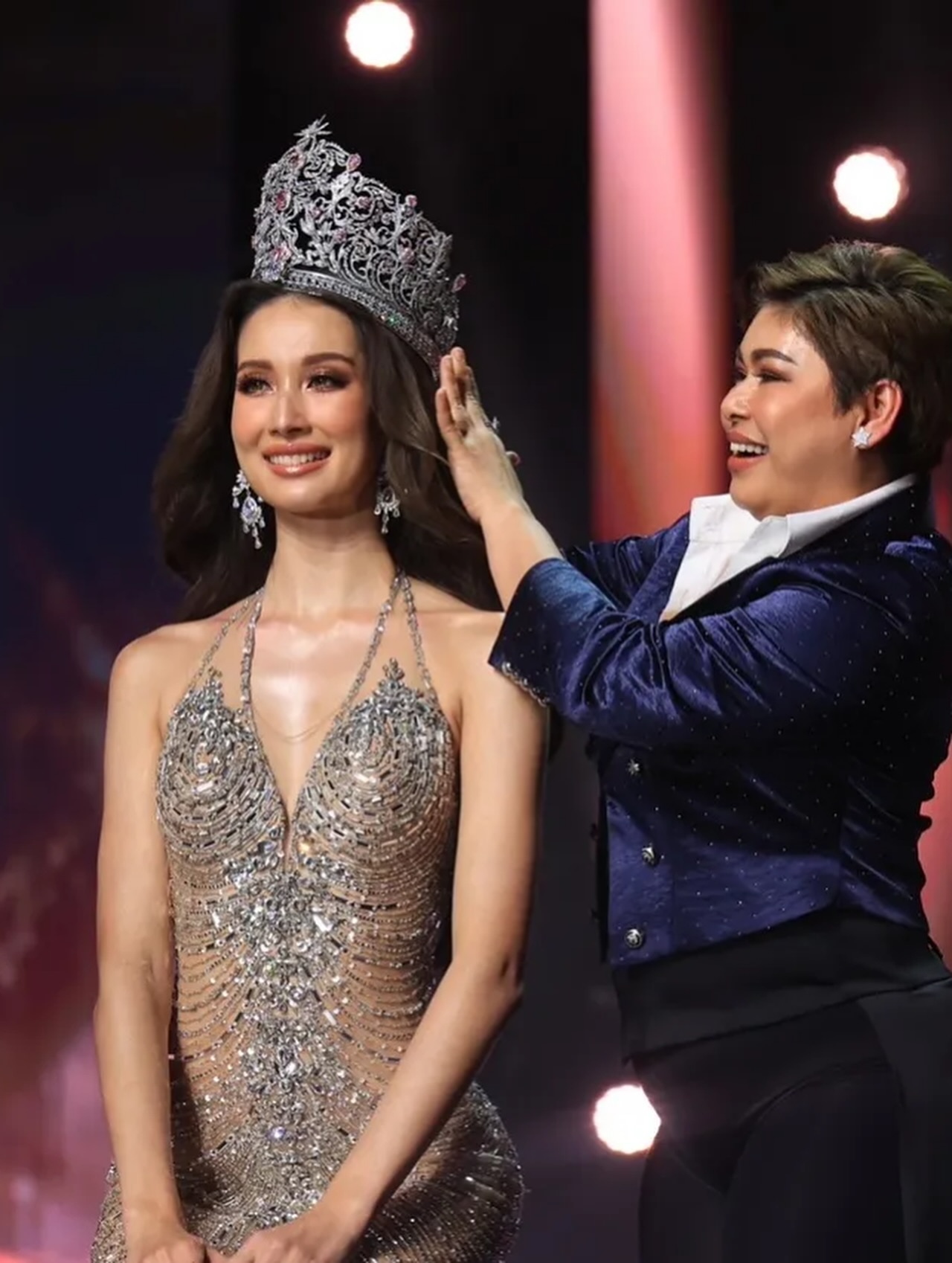 ฟ้าใส - ปวีณสุดา ดรูอิ้น