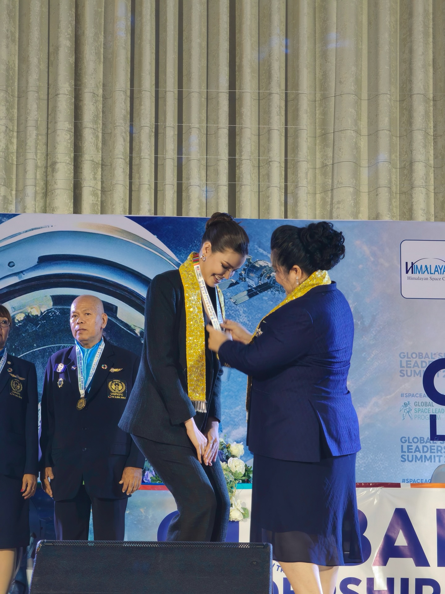 ฟ้าใส - ปวีณสุดา ดรูอิ้น