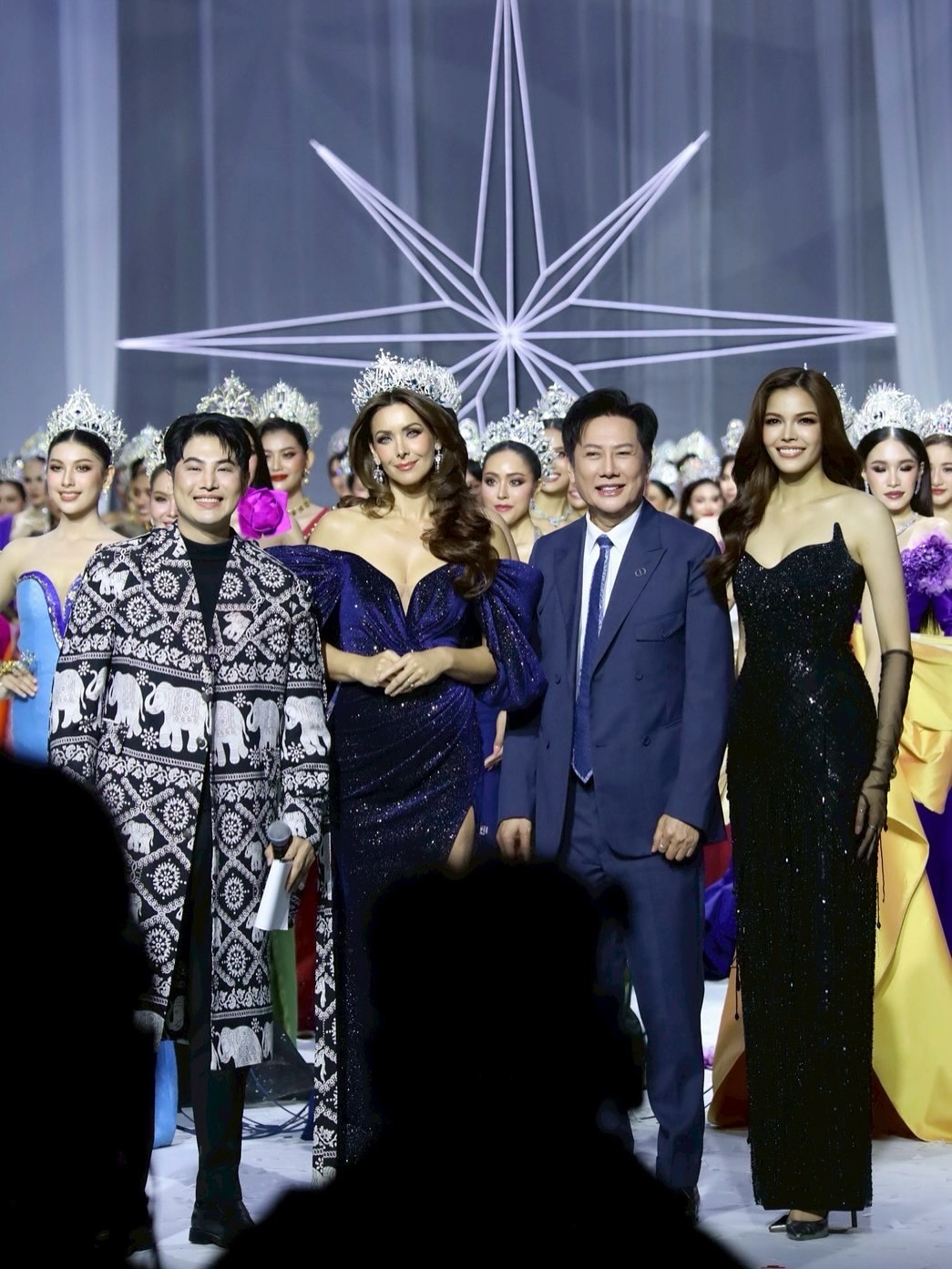 ฟ้าใส - ปวีณสุดา ดรูอิ้น