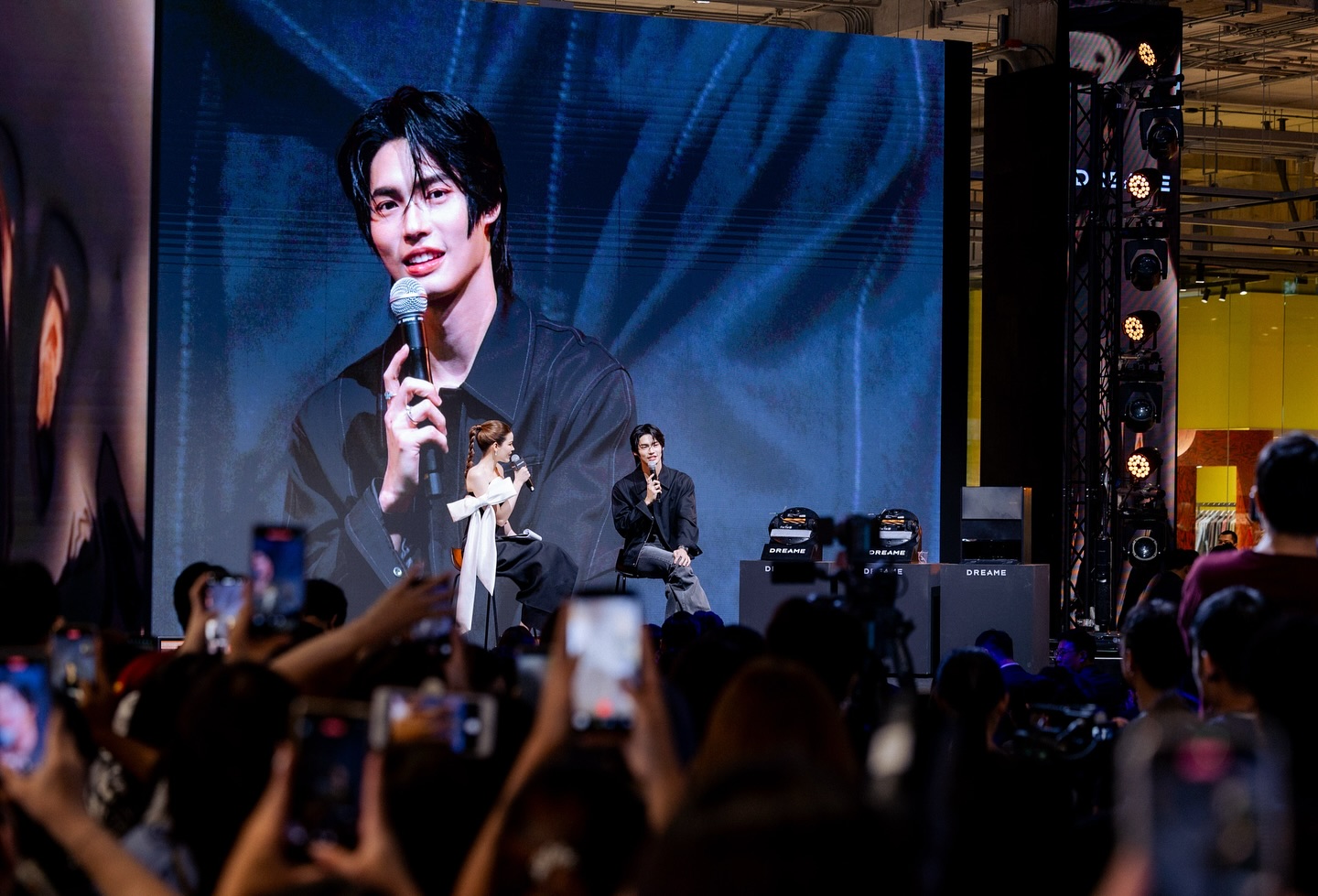 ฟ้าใส - ปวีณสุดา ดรูอิ้น