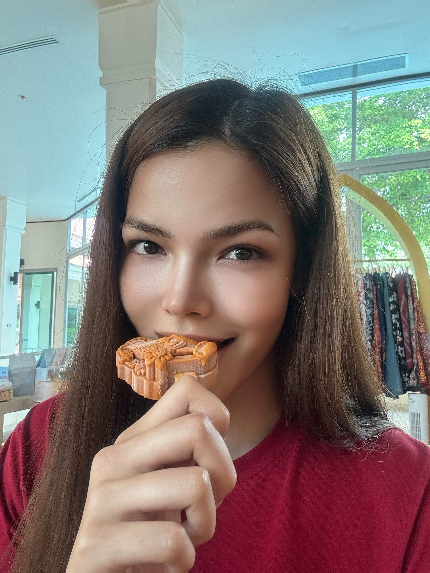 ฟ้าใส - ปวีณสุดา ดรูอิ้น