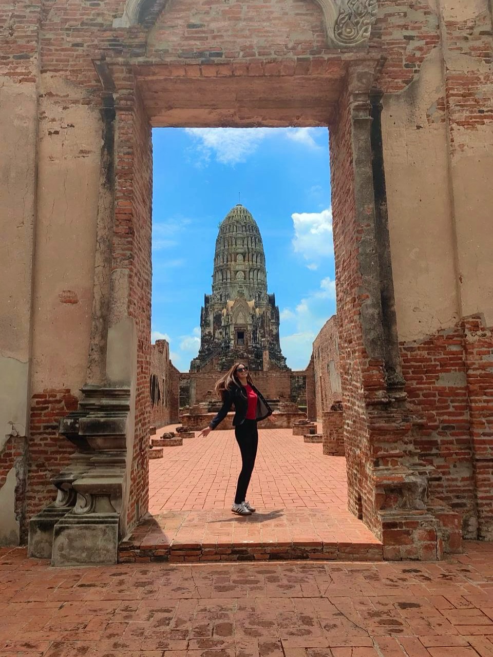 ฟ้าใส - ปวีณสุดา ดรูอิ้น