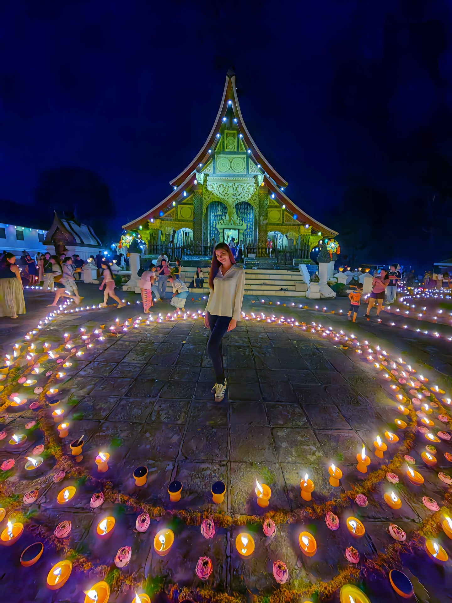 ฟ้าใส - ปวีณสุดา ดรูอิ้น