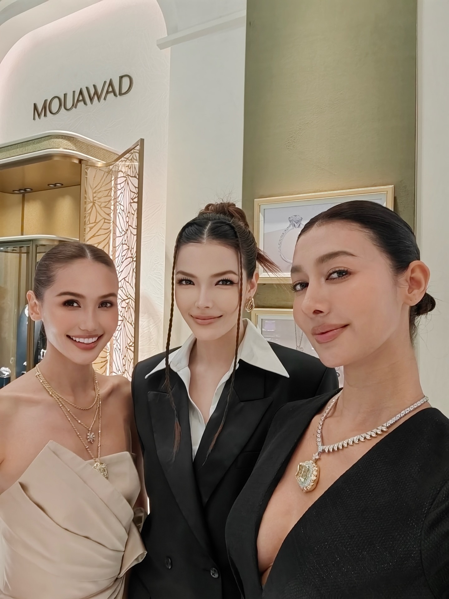 ฟ้าใส - ปวีณสุดา ดรูอิ้น