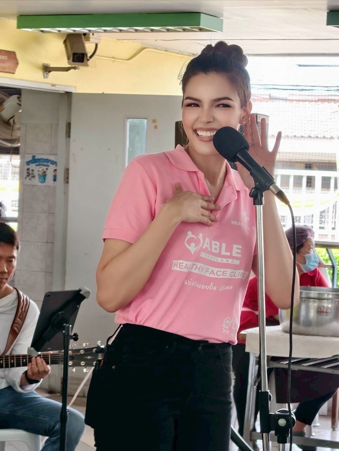 ฟ้าใส - ปวีณสุดา ดรูอิ้น