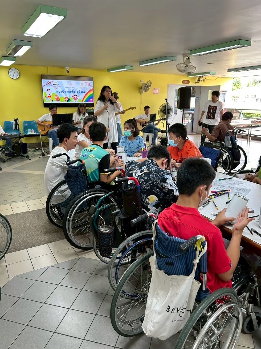 ฟ้าใส - ปวีณสุดา ดรูอิ้น